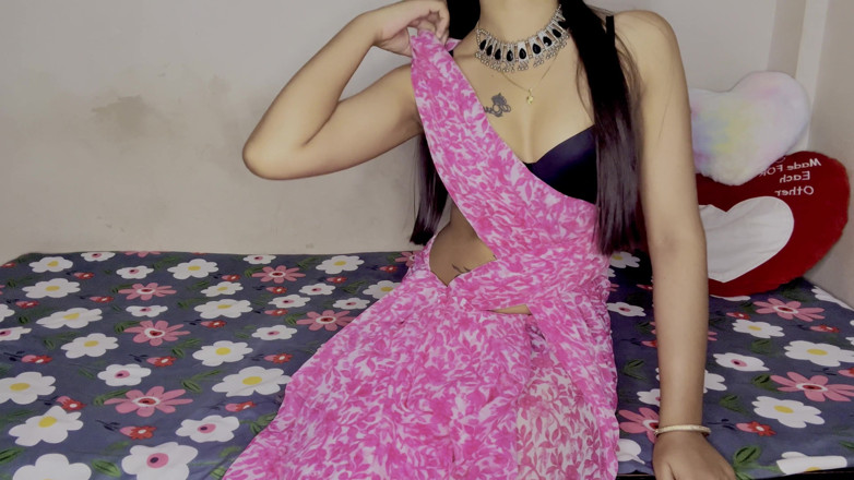 Siya Singh: Fucked the Maid Happily and Poured My Cum on Her...