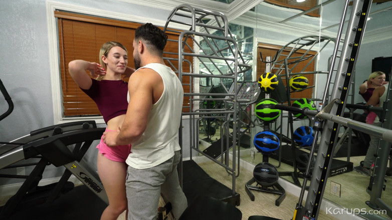Karups POV: Jizzed på gym slampa