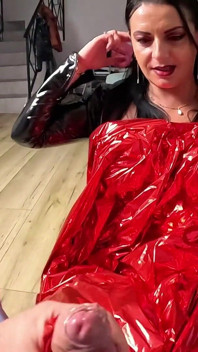 Jätte hjärtballong pvc fetisch. Ballongpop, deepthroat och spermalek