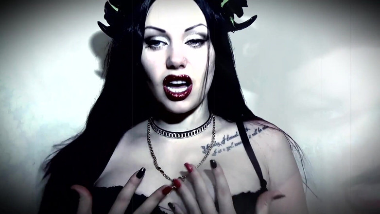 Goddess Misha Goldy: Buzele mele seducătoare - Sunt o ușă spre iad! Devorează fetișul!