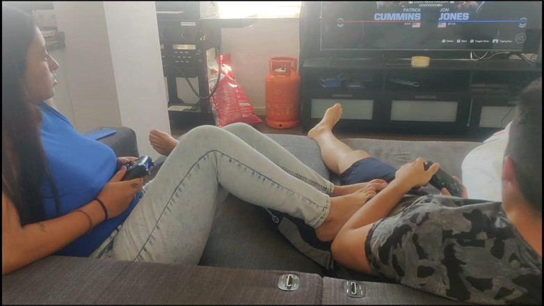 Miss Squirting: Cocu à côté de mon mari