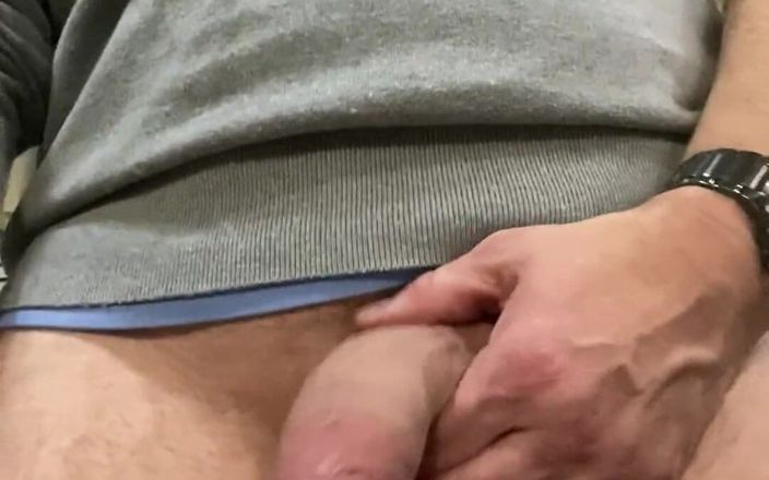 RealBigDill: Ti piace essere scopata in faccia perché sei una puttana...