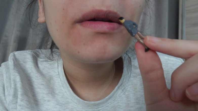 AmayaMori: Moja przyrodnia siostra gigantka gra dentystę z małym przyrodnim bratem,