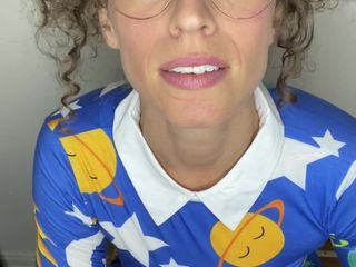 VibeWithMommy: リズルさんが、上手なチンコの吸盤になる方法を教えてくれます!