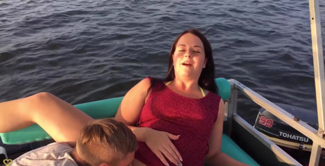 Emma Secret: Oh mio dio! Scopata all'aperto in mezzo al lago! e...