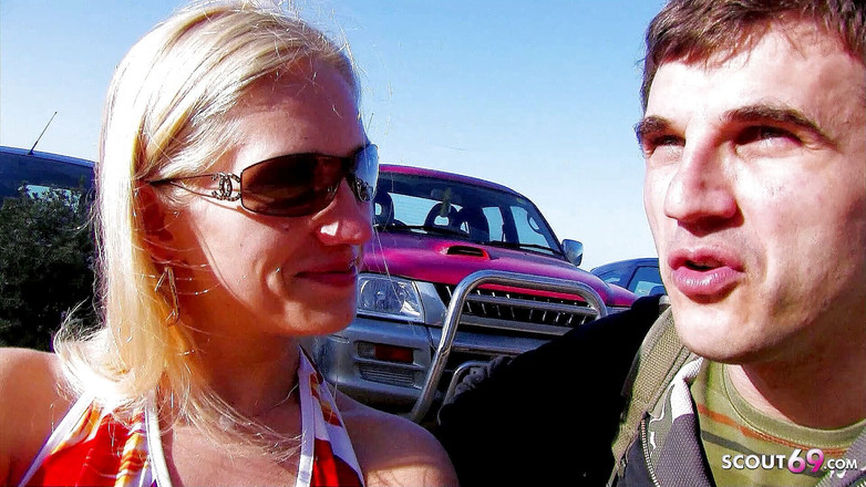 Full porn collection: Blonde versaute MILF verführt stiefsohn im urlaub und wird in...