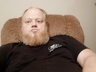 Johnny Red studio: Stroking my Big Cock, freshly shaved Beard