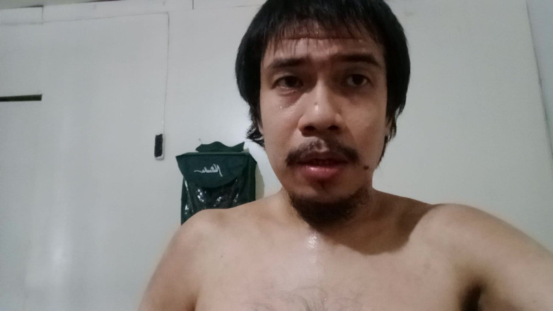 Piolo Alberto: Kneeling Down Masturbation