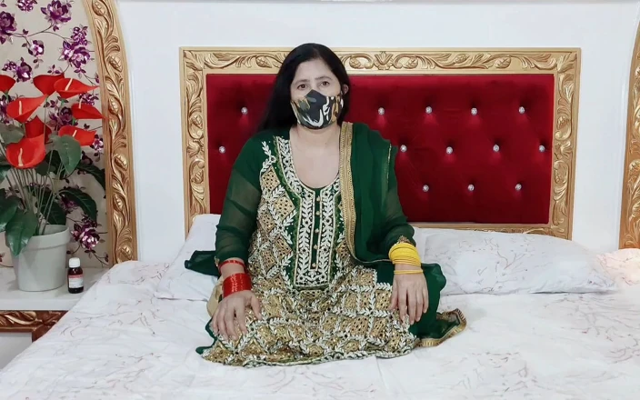 Sexy Mature Lady Fucking Pussy with Large Dildo with Urdu Hindi Dirty Talking