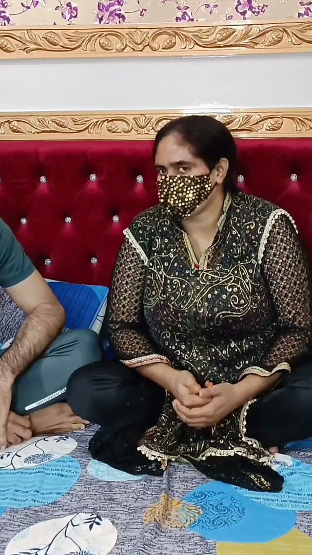 IndianDesiBabhi: Große natürliche titten, pakistanisches bhabhi wird von ihrem Devar hart...