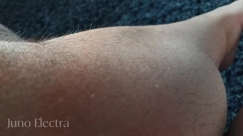 The Antichristrix: Semua indramu menggoda dengan kaki tebal