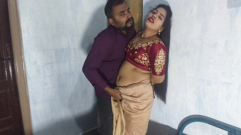 Sona bhabhi: Romanticismo tra marito indiano e moglie appena sposati