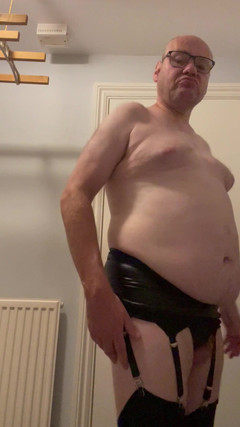 Julian sharp: Julian Sharp đeo vớ đen