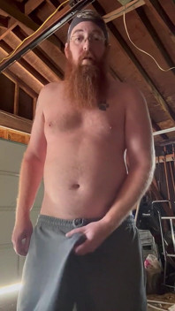 Nackter redneck pisst in deine richtung