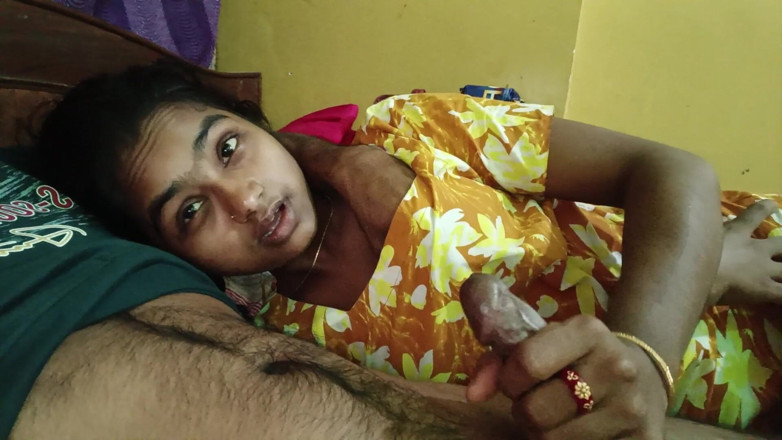 LateralChain349: Desi Indische vrouw in gele jurk pik berijdend - eigengemaakte pijpbeurt &amp;...