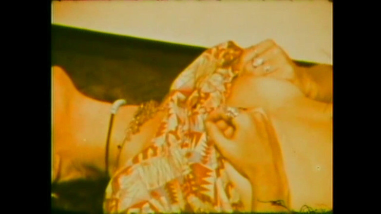 The Unforgettable: समलैंगिक एक दूसरे को चूसते हैं