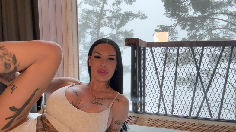 Maja-Bach: Incredibly Hot Vibrator Clitoral Orgasm!