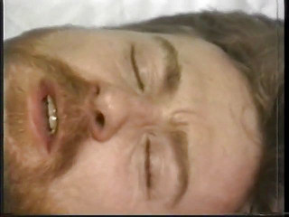 Gays Case: Dva muži se setkají a pak kouří a šukají celé hodiny...