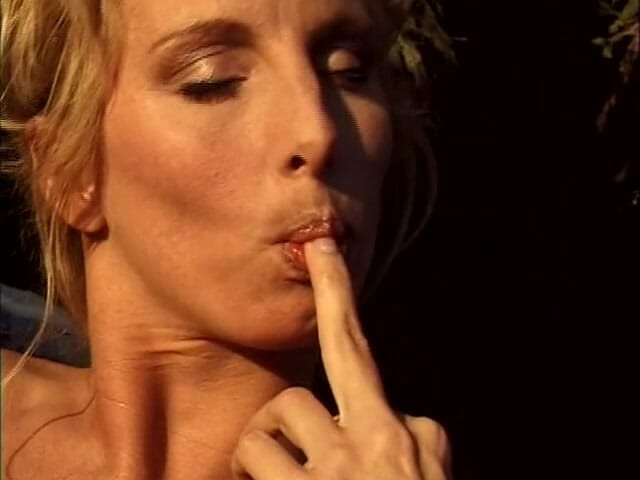 Eleganxia: Manželky samy doma: Manželka # 68