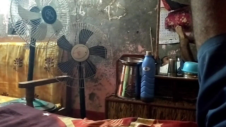 hotsimran70: Simran primo video si masturba con il fidanzato