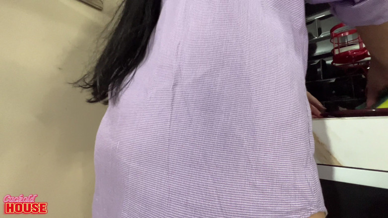 Cuckoldhouse: 寝取られの家でアナルセックスでファックしている既婚ティーン