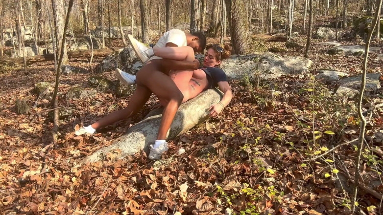 Simone Steele: Backyard BBC Workout
