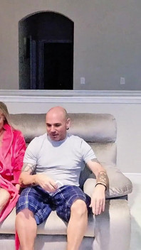 O gilf sexy este futută pe Movie Nite