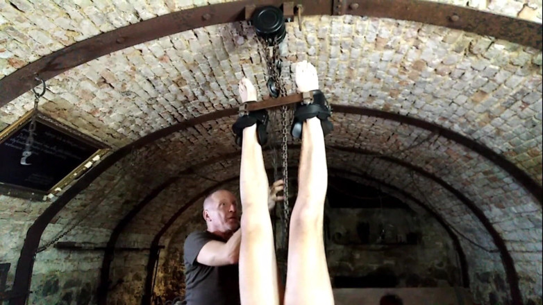 Master Drex: Slave in cellar