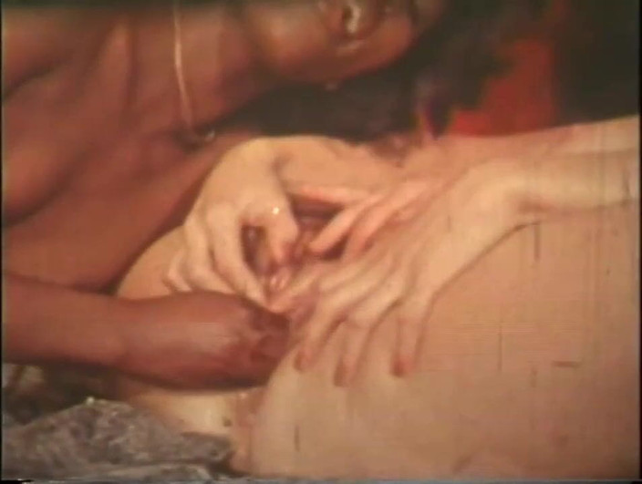 Vintage megastore: Blondynka, murzynka, brunetka vintage lesbijek fisting fest