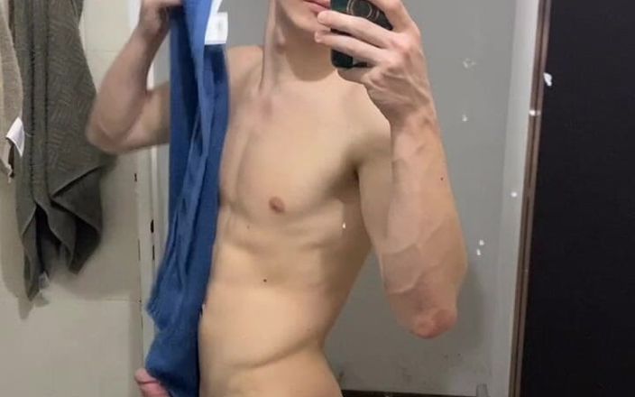 Twink Mich: 你能和我一起洗澡吗？