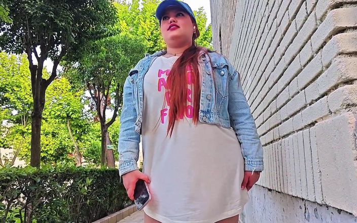 Latincurvyredhead: La moglie del fratellastro mi chiede di aiutarla ad godersi...