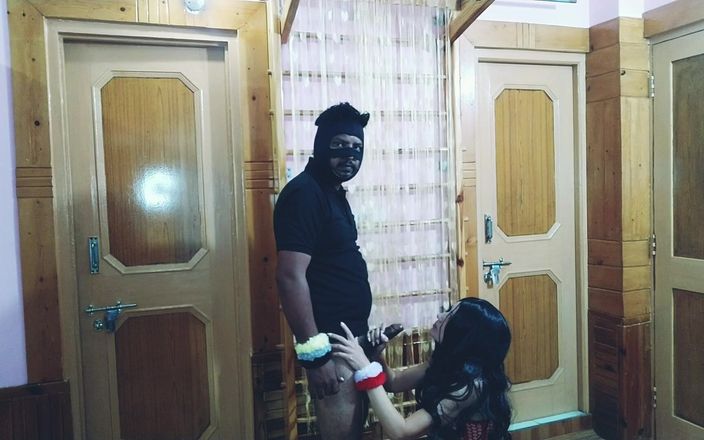 Bolly Karma: Me follaban mientras mi novio estaba fuera a trabajar