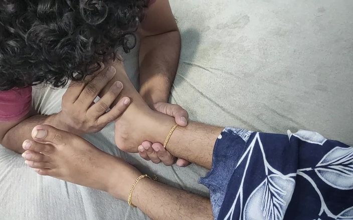 Vaigavarun Feet romance: पैर चाटना रोमांस
