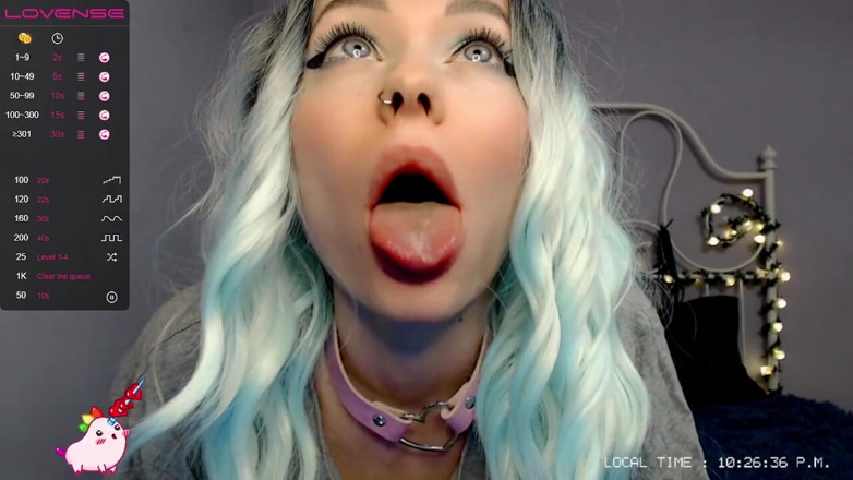 Dirty slut 666: Nádherná a velmi slintá ahegao show z webové kamery roztomilé...
