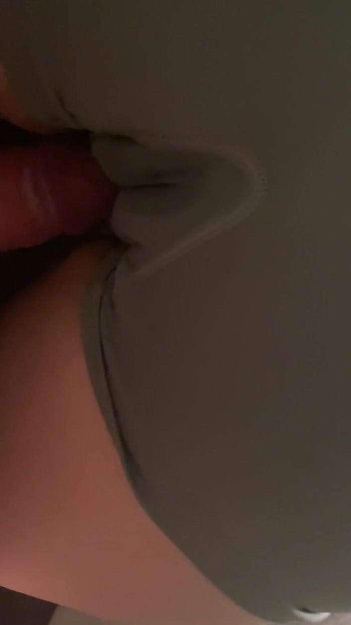 Mr Cameltoe Lover: Teasing Her Cameltoe in Yoga Shorts