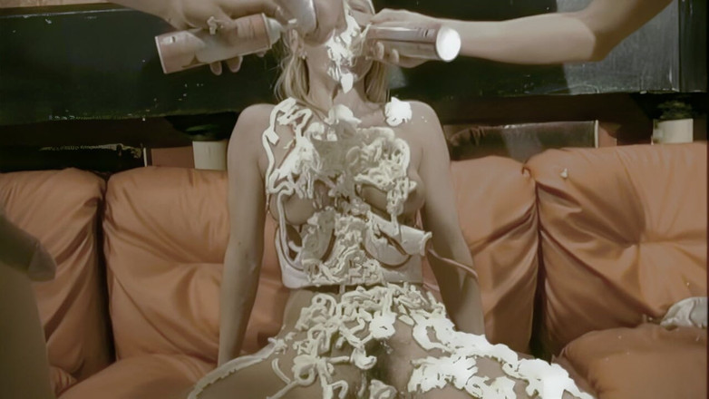 Italians at Home: Doar trei bărbați pot satisface această asistentă