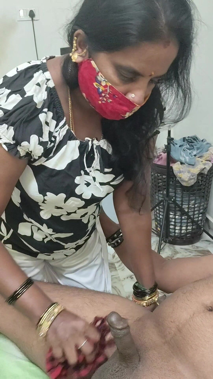 Thesana: Un voisin baise sa belle-fille devant son beau-père