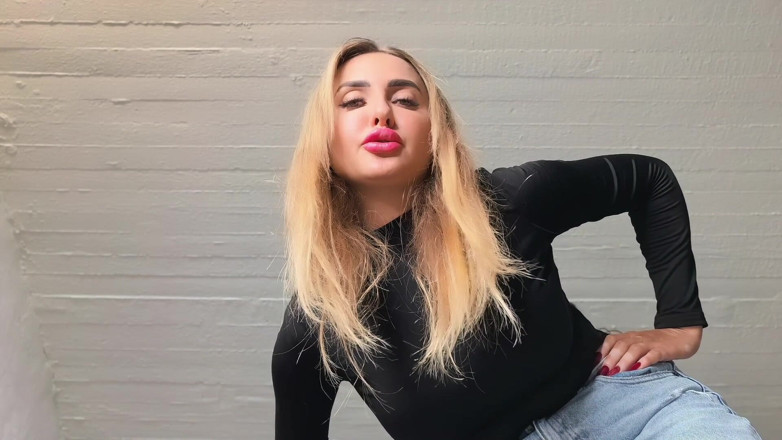 Goddess Lena: Nylon Loser