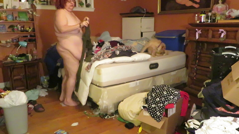 BBW nurse Vicki adventures with friends: Çamaşırlarımı çıplak katlıyorum