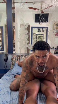 Black Transvestite with a 25cm Penis Fucks Ftm's Pussy Until It's Stretched and He Moans a Lot