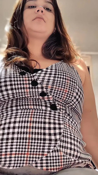 Nicole'ün Yumuşak Göbek Oyunu Ve Sulu Büyük Götle Azdırma