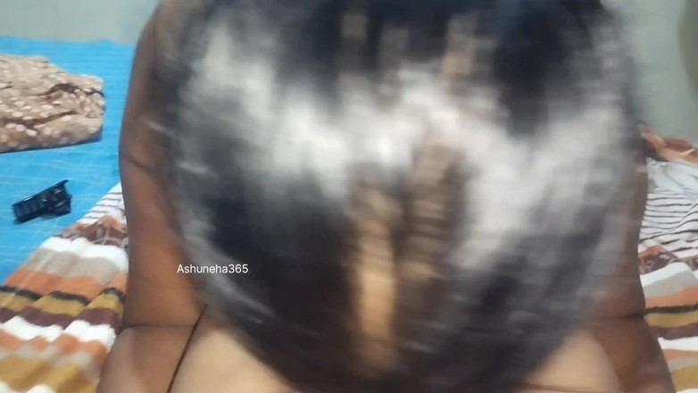Ashuneha365: Une femme desi sexy et son mari baisent dans la...