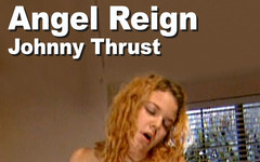 Edge Interactive Publishing: Angel Reign & Johnny Thrust Vysokoškolačka saje šukání a výstřik