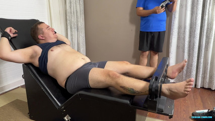 Ticklish Chubs: Pup Carlos дізнався деякі речі