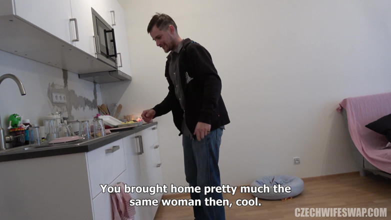 Czech Wife Swap: Scambio di moglie ceca 6 - Parte 1 Sborra welcome party stiamo solo...