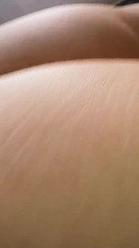 Tetek besarnya benar-benar menghidupkan saya! Lihat sahaja Mereka! Mereka cantik!