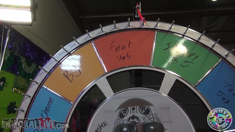 Immoral Live: Geile nymphomanin Jynx Maze, der den größten arsch der welt...