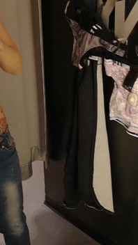 A Quickie to a Security Guy in the Fitting Room