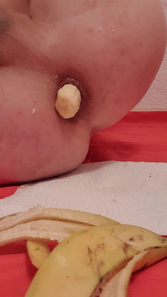 Timmyboy: Timmyboy92 wird in den arsch mit bananenbrecher gedreht