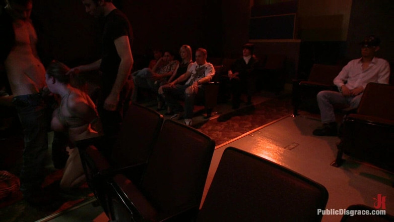 Public Disgrace by Kink: Il teatro porno
